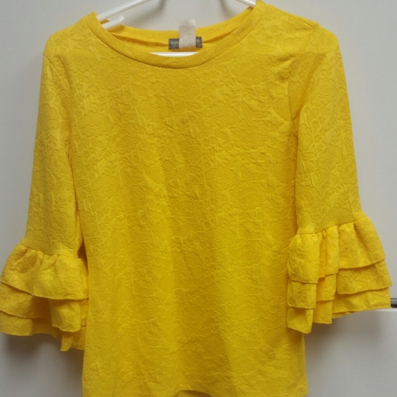 Jade MacKenzie Tops - Bell sleeve top